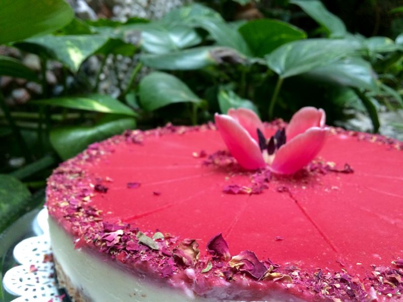 Raw Strawberry Cheesecake